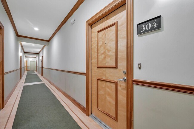 Building Photo - Prime Location Condo in Noe Valley - Please Contact for Showing Availability!