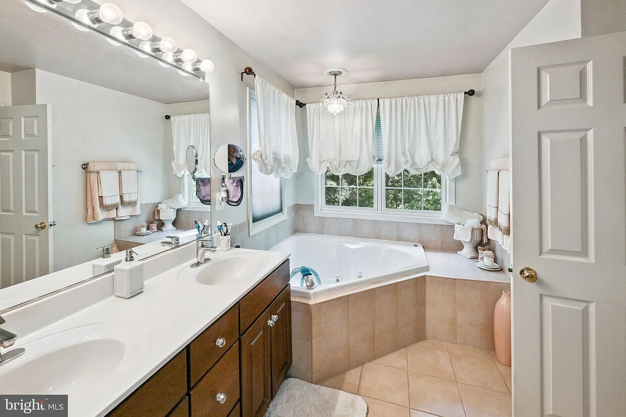 Foto del edificio - 9117 Mulder Ct