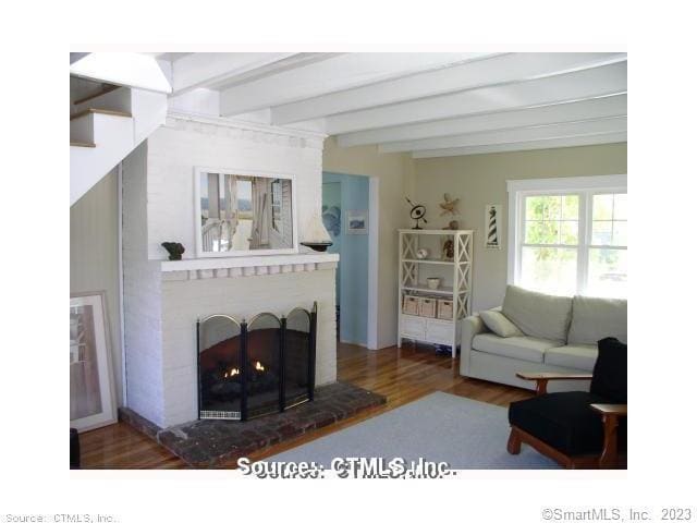 Building Photo - 2 Grove Way