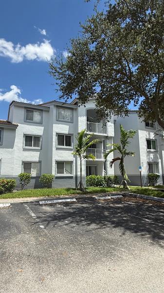 Building Photo - 2600 S University Dr