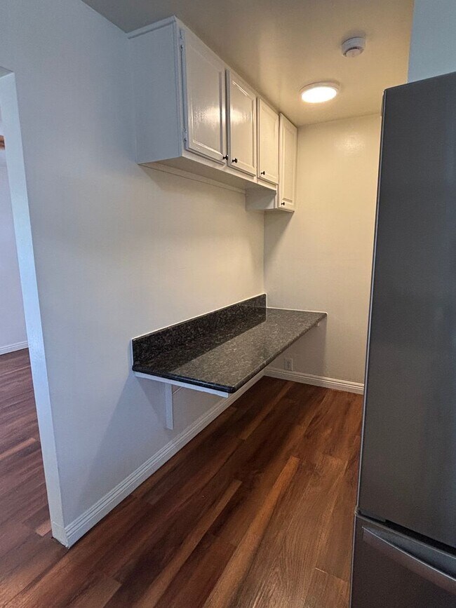 Foto del edificio - MARKETING SPECIAL!! $500 OFF SECOND MONTHS RENT - Bright & Spacious 2-Bedroom Home with Private P...