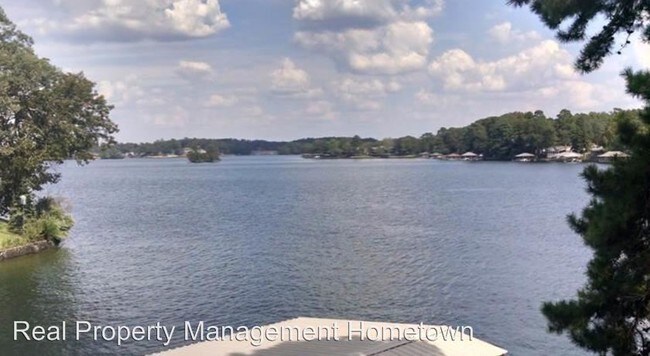 Building Photo - 250 Grand Isle Dr