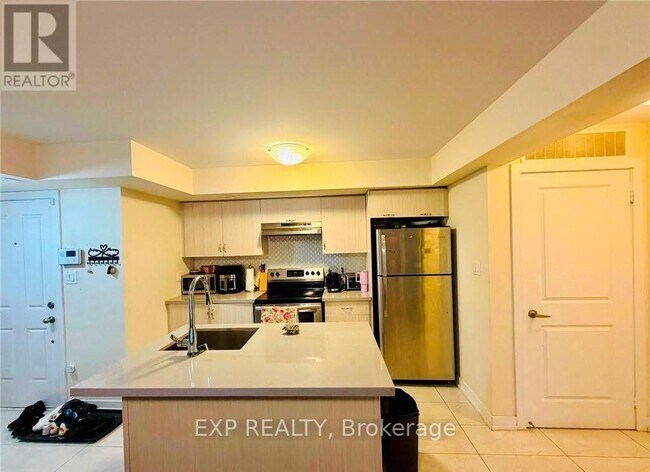 Photo du bâtiment - 2355 Sheppard Ave W