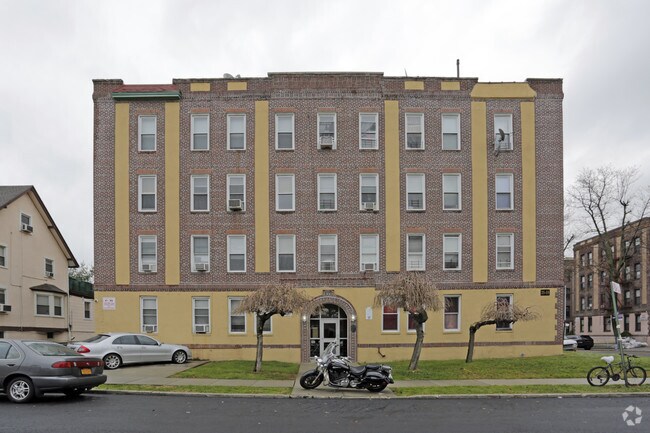 Building Photo - 168-09-17 Crocheron Ave