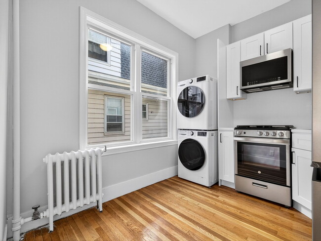 Building Photo - 1578 Cambridge St