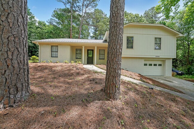 Building Photo - 5646 Meadowood Dr