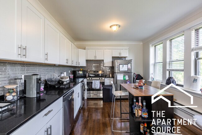 Foto del edificio - 839 W Cornelia Ave