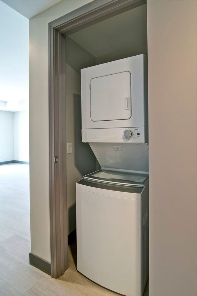 Interior Photo - 10/North