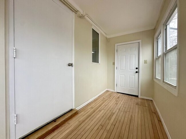 Building Photo - Stunning 4 bedroom house in Minneapolis!!