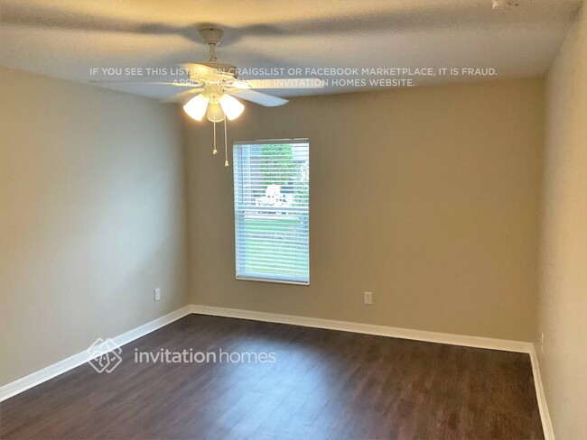 Building Photo - 26811 Shoregrass Dr