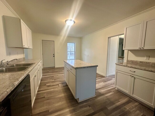Foto del edificio - 5 bed 2 bath Single Family Home in Wausau