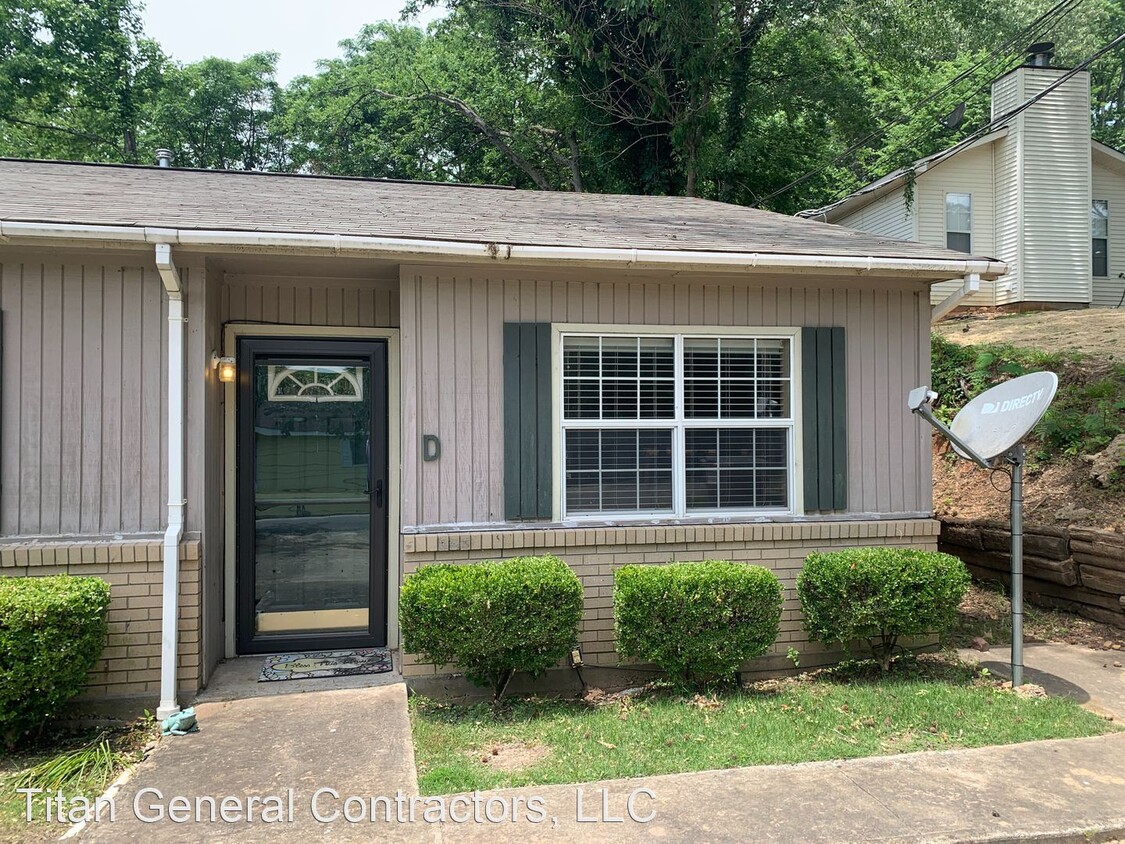 Primary Photo - 700 Park Dr