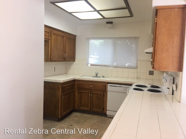 Building Photo - 3 br, 2 bath House - 3430 La Jolla Way