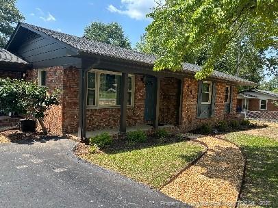 Building Photo - 283 Channing Dr