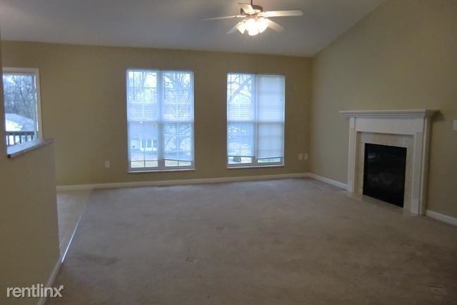 Foto del edificio - 524 Parkside Commons Ct