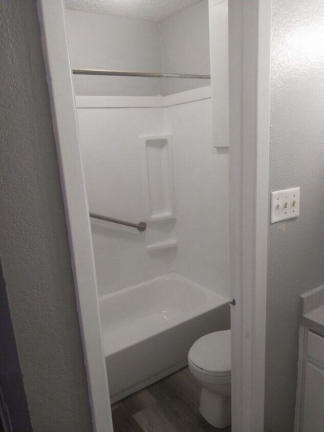 Foto principal - Welcome Home to Jefferson Square Apartments!