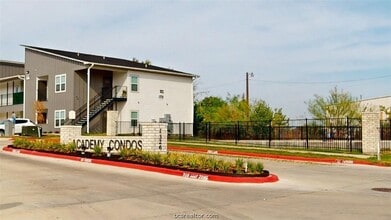 Building Photo - 1326 Prairie Dr