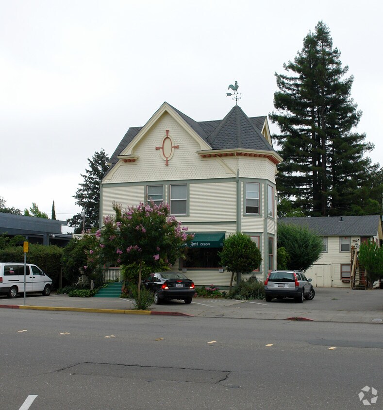 Primary Photo - 864 4th St