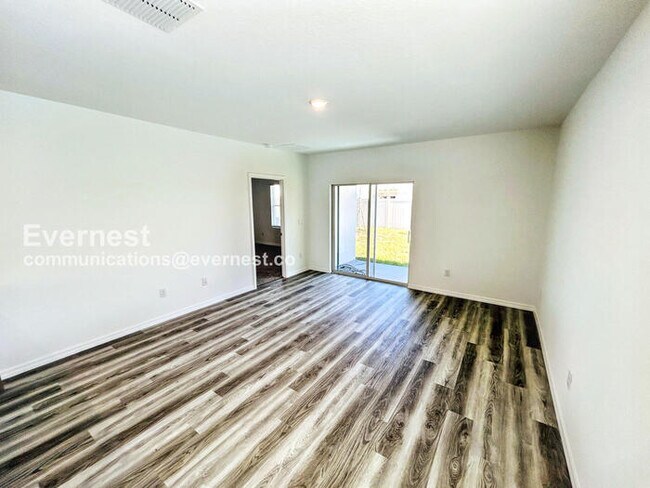 Foto del edificio - 10650 Dusty Boot Rd