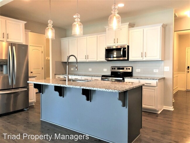 Building Photo - 3 br, 2.5 bath House - 713 Wrenn Miller St.