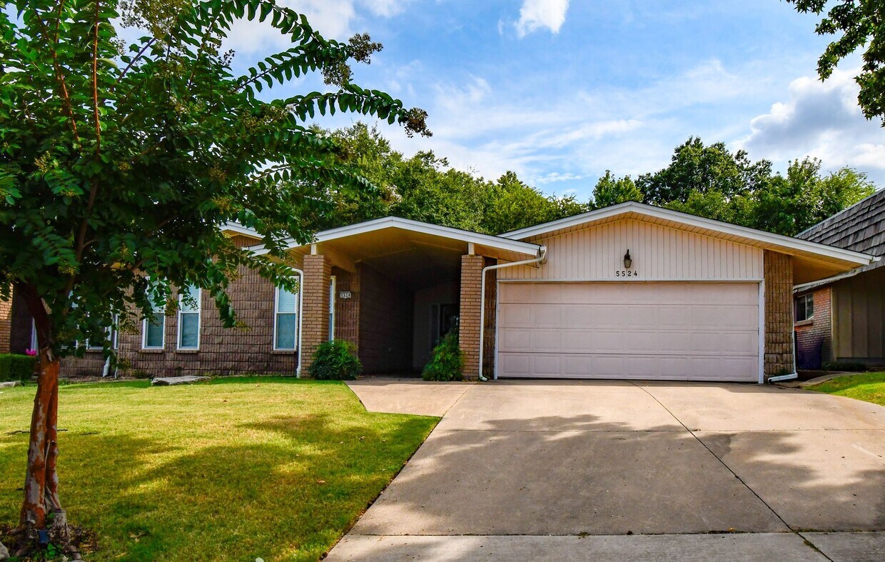 Foto principal - Charming 3-Bedroom Home in the Warrenton N...