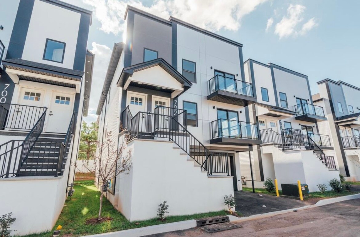 Foto principal - 716 Seaport Dr