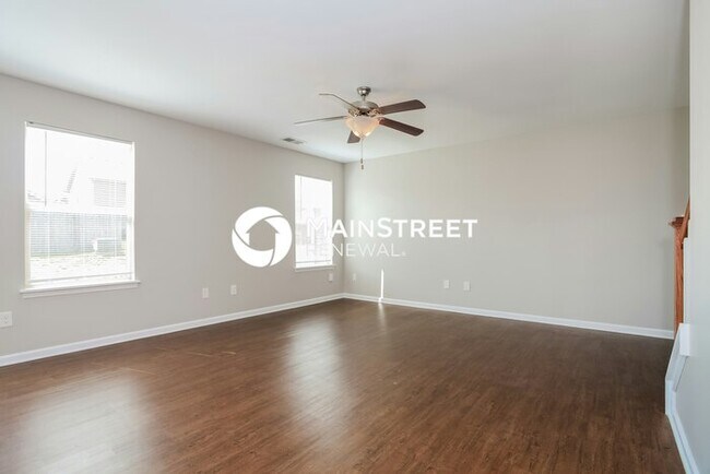 Building Photo - 3 Bedroom Pet-Friendly Home in Lexington, KY with Main Street Renewal