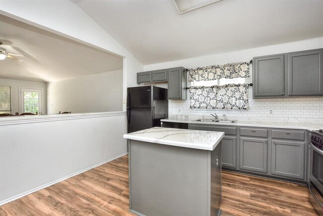 Building Photo - 3007 Crystal Cove