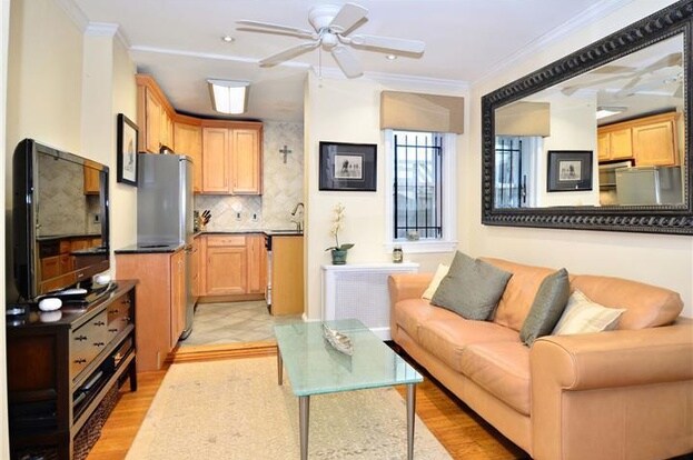 Family Room - 1830 Manning St