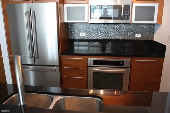 Foto del edificio - 2 br, 2 bath Condo - 253 NE 2nd St Apt 1601S