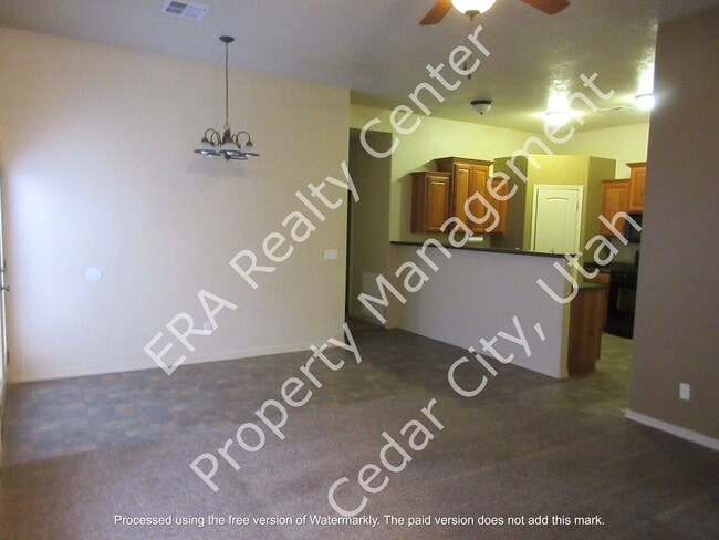 Building Photo - Move-In Discount!! 3 Bed 2 Bath Twin Home