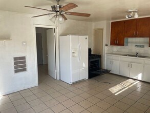 Building Photo - 103 W Dove Ln
