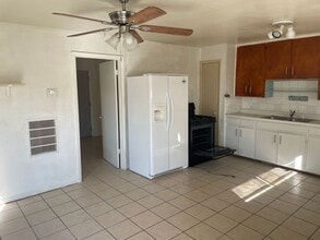 Building Photo - 103 W Dove Ln