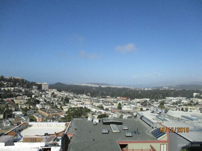 Building Photo - 370 Upper Terrace