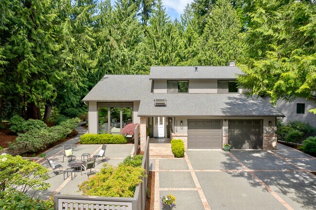 Building Photo - 3bd/2.5ba