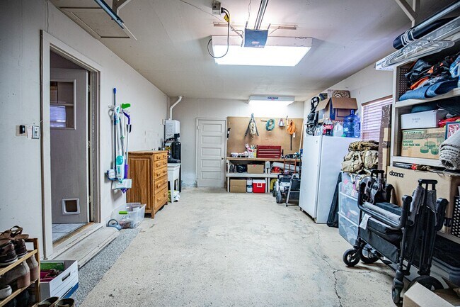 Foto del edificio - 4 Bedroom 2 Bathroom