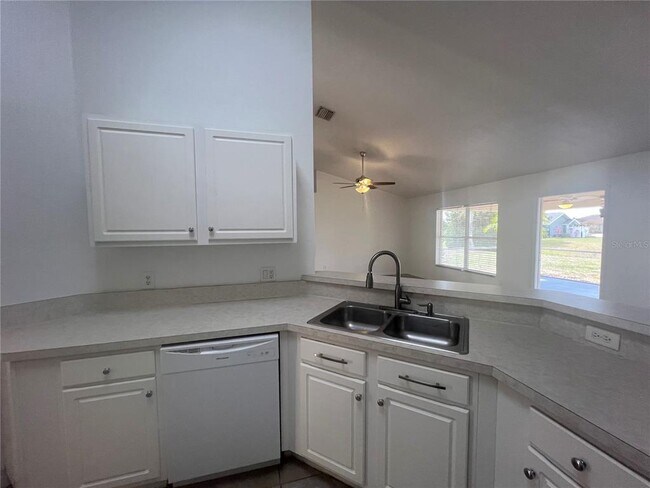 Foto del edificio - 2223 Rio De Janeiro Ave