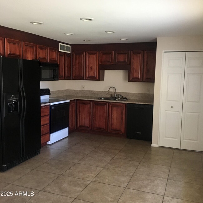 Building Photo - 3747 E Winchcomb Dr