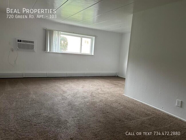 Building Photo - 720 Green Rd