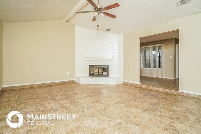 Foto del edificio - 4820 Crest Dr