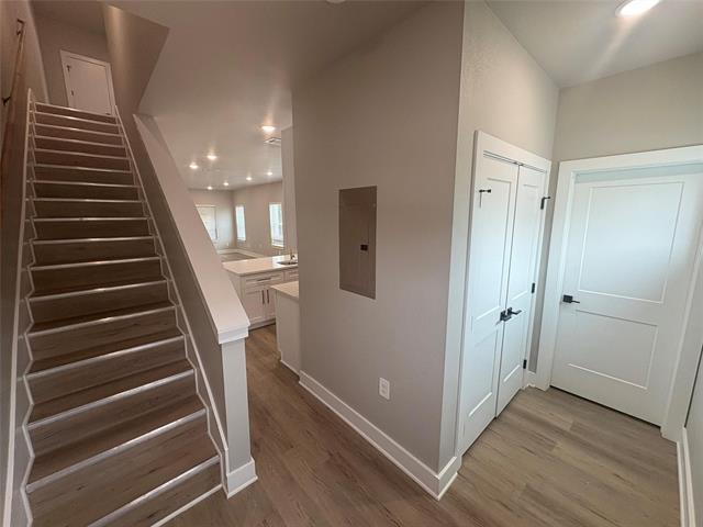 Building Photo - 422 S Lillian