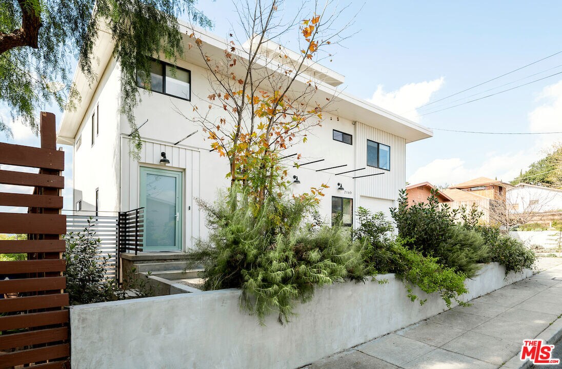 2165 Lemoyne St, Los Angeles, CA 90026 House for Rent in Los Angeles