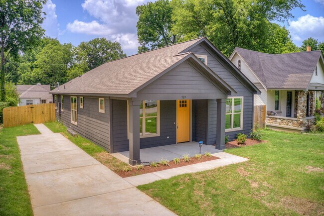 Building Photo - Amazing 3BR/2BA House!