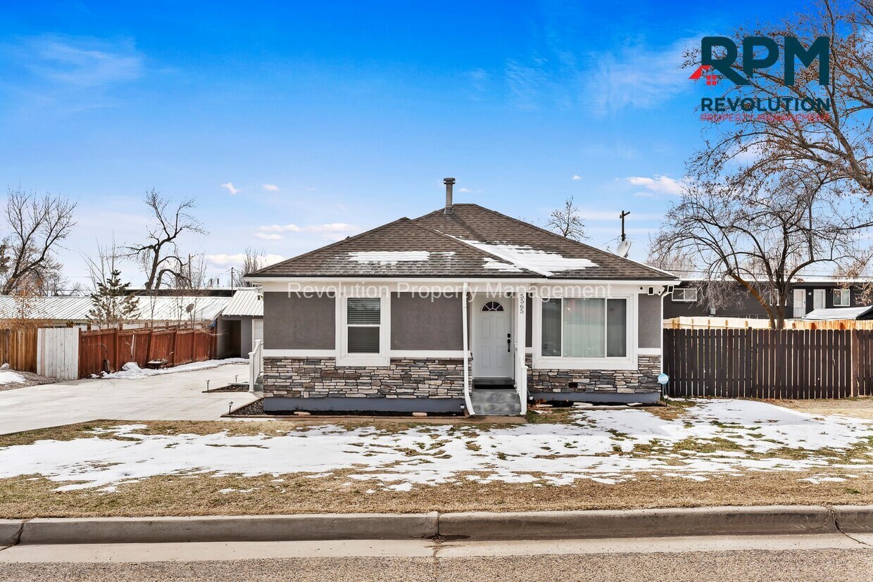 Primary Photo - 2 BEDROOM HOME IN ROY