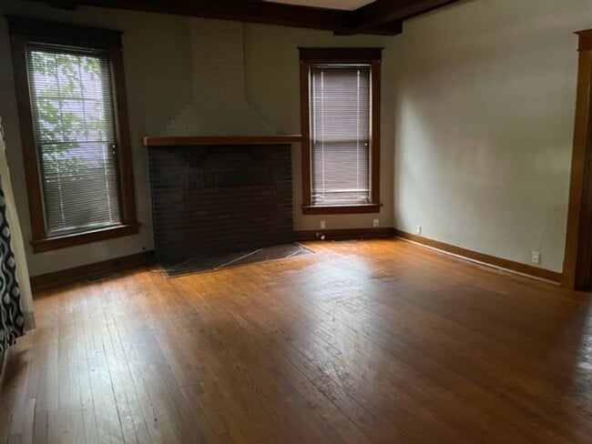 Foto del edificio - 1516 Lafayette Ave