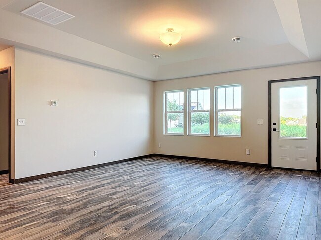 Building Photo - 616 Wheatland Dr