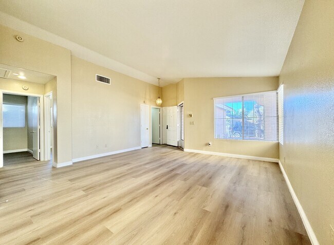 Building Photo - 1009 Torington Dr