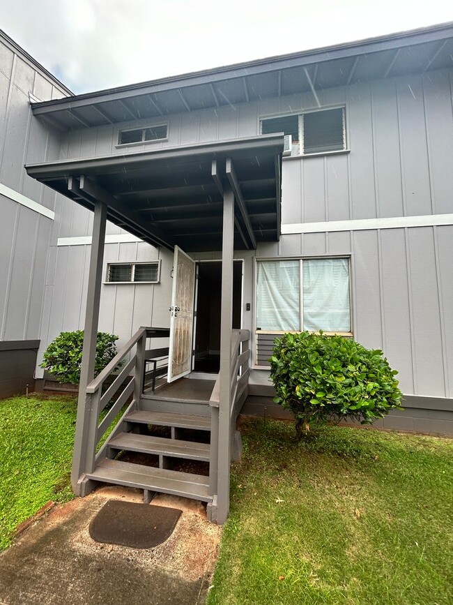 Building Photo - Spacious 3-Bedroom Townhouse in Pearl City...