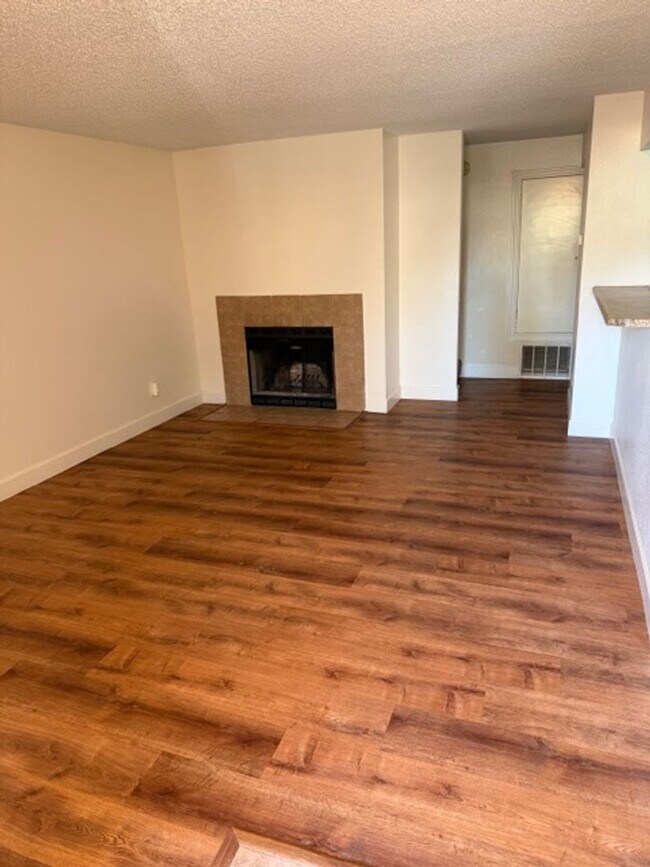 Foto del edificio - 3230 Wedekind Rd