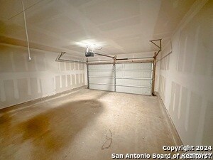 Building Photo - 219 Sosie St